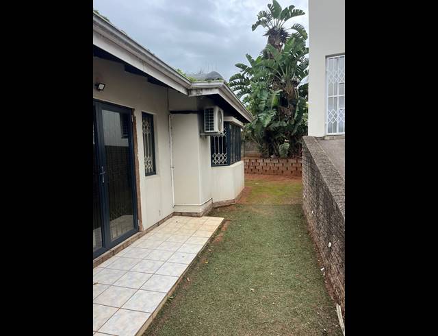 2 BEDROOM SIMPLEX TO LET IN MONTCLAIR